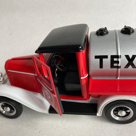 Texaco 1932 Ford Tanker Coin Bank Truck w/ KEY! by Kipp Bros. #26044 - Picture 5 of 9